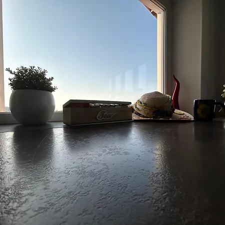 Bed & Breakfast Lemon Factor