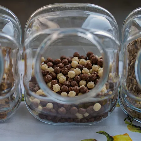 Bed & Breakfast Lemon Factor 4*