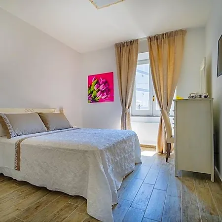 Bed & Breakfast Lemon Factor 4*
