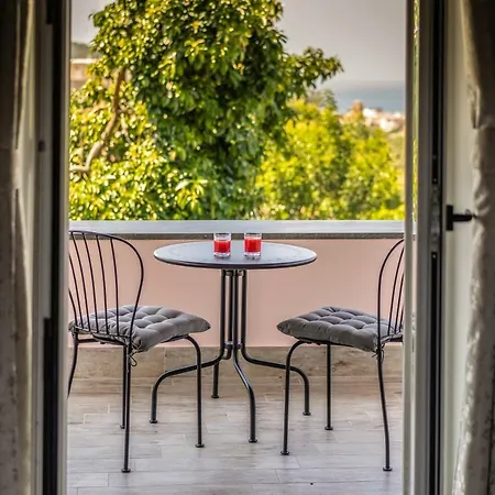 Lemon Factor Bed & Breakfast