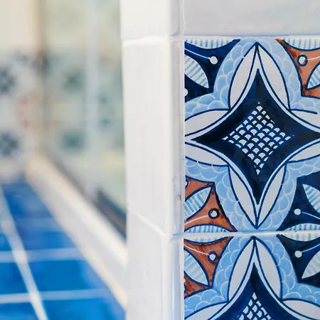 Bed & Breakfast Lemon Factor